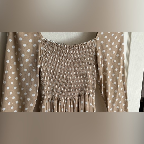 Anthropologie Dolan Left Coast
Womens Smocked Midi Polka Dot Dress
XSmall Beige - Picture 4 of 15